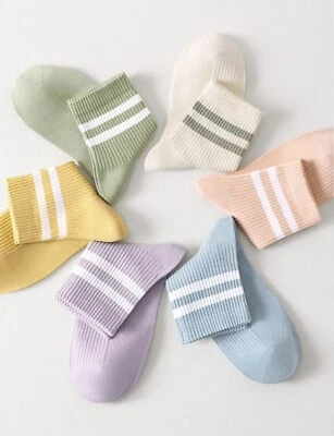 Calcetines de tobillo escolares de tenis atlético a rayas vintage para mujer algodón con dos rayas Foto 1 de 4