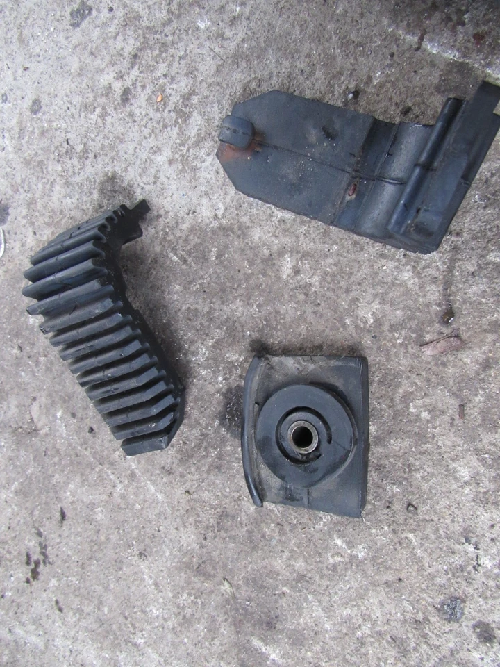 Honda VT1100 2000 Shadow Sabre tanque de gasolina cauchos de montaje Foto 1 de 1