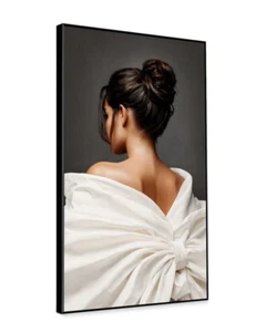 Obraz w szerokiej ramie na płótnie 70X120 Kobieta w bieli CANVAS PREMIUM HD - Zdjęcie 1 z 7
