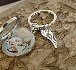 Pet Memorial Keyring, Pet Hair Keepsake, Memorial Jewelry, Pet Fur Keychain - Picture 1 of 6