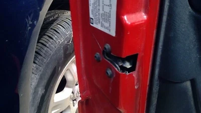 ¡SOLO MONTAJE DE PESTILLO! Puerta delantera del conductor Chevrolet eléctrico compatible con 98-05 Blazer S10/ Foto 1 de 4