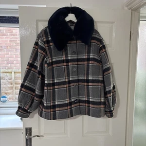 OLIVER BONAS Grey Check Pattern & Faux Fur Collar Coat - L - £125 - Picture 1 of 3