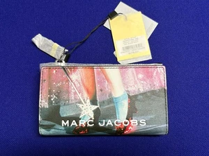 Marc Jacobs x The Wizard of Oz rote Slipper schmale faltbare Geldbörse NEU - Bild 1 von 8