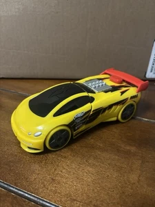 2002 Stretch Racer Hot Wheels Yellow Pull Back Race Car Toy Vehicle Vintage - Picture 1 of 4