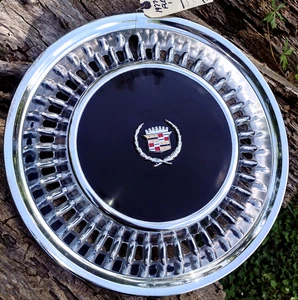 1977 1978 Cadillac Fleetwood Deville BLACK Wheel Cover Hubcap  * VG COND* - Picture 1 of 11