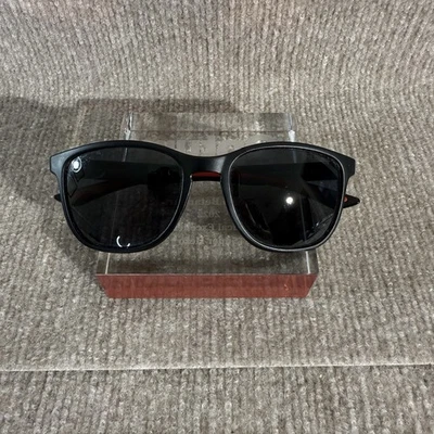 Gafas de sol Tommy Hilfiger Duke MP OM481 marco negro Foto 1 de 4