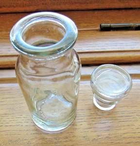 Botella de vidrio tarro de especias vintage con tapón boticario hecho en Taiwán 4 pulgadas - Imagen 1 de 7