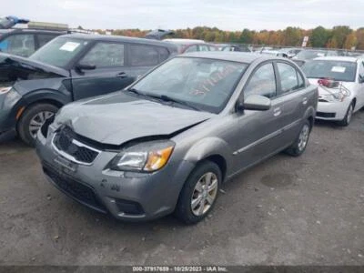 Conjunto de luz trasera izquierda usada se adapta a: Kia Rio Sdn 2011 grado A izquierdo Foto 1 de 4