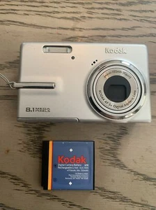 Kodak EasyShare M893 IS 8.1MP Digital Camera Inc W/ Battery No Charger Read - Picture 1 of 7