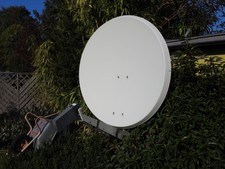 Kathrein CAS 80 Sat Alu Spiegel Antenne rot & UAS 572 single LNB