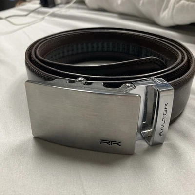 NUEVO SIN ETIQUETAS Railtek Marco de Metal Cromo Cierre Trinquete Cinturón Hebilla Cuero Marrón SIN CORTAR Foto 1 de 4