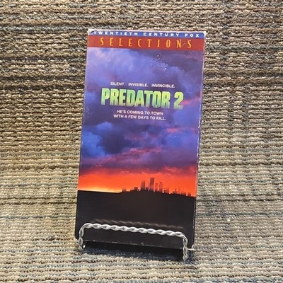 Predator 2 VHS 1996 20th Century Fox Selections  - Image 1 of 4