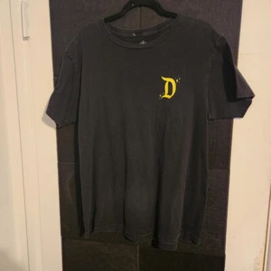 Disneyland schwarz und gold Dornröschen Schloss Large T-Shirt - Bild 1 von 6