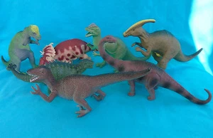 7 DINOSAURS: Dilophosaurus Pachyrhinosaurus Apatosaurus Deinonychus Pinacosaurus - Picture 1 of 4