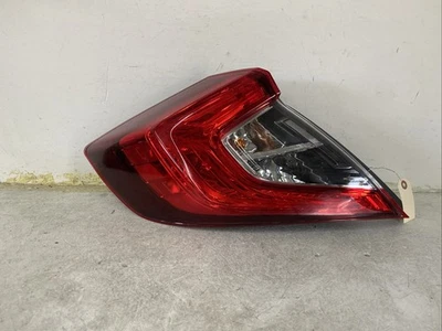 Luz trasera exterior halógena izquierda Honda Civic 2016-2017 sedán OEM Foto 1 de 4