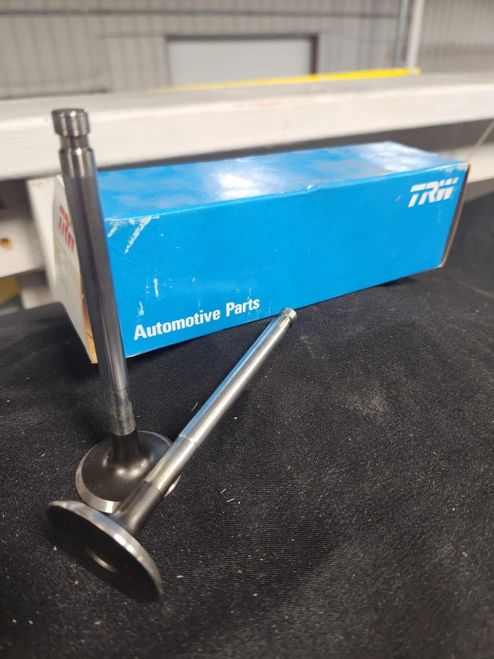 1972–1974 Toyota Celica with the 2.0L 18RC engine, ENGINE VALVE Foto 1 de 2