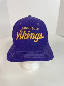 Cappello Vintage Minnesota Vikings, Script Sports Specialties, Viola, Snapback Adjus - Foto 1 di 8