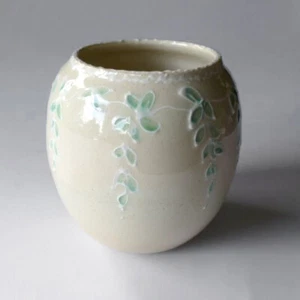 Molly Dutton handmade ceramic leaf vase / crock - Picture 1 of 2