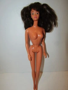 MATTEL Bambola BARBIE capelli castani spogliata occhi marroni gambe dritte - Foto 1 di 9