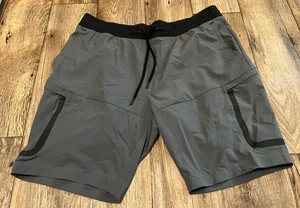 Under Armour Sportstyle Elite Cargo Shorts XXL Gray Black 20" Waist 10" Inseam - Picture 1 of 4