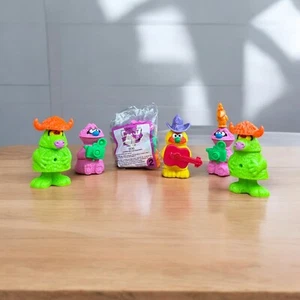 McDonalds Happy Meal 1994 Jim Henson's Muppet Workshop Dog Figurine/Accessories - Picture 1 of 16