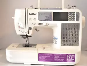 Brother Embroidery & Sewing Machine SE400- NON TESTED- PARTS OR REPAIR ONLY - Picture 1 of 5