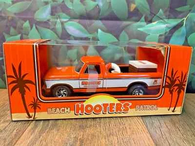 1979 FORD PICKUP TRUCK 1:25 Scale HOOTERS RESTAURANT'S BANK LIBERTY CLASSICS E - Image 1 of 4