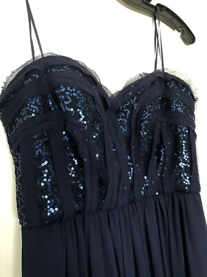 Vestido largo formal de graduación BCBG Paris azul marino talla 6 lentejuelas sin tirantes Foto 1 de 4