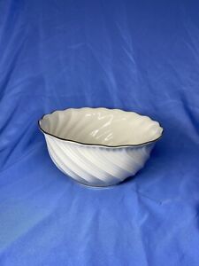Lenox Richmond Swirl Ivory Porcelain Serving Vegetable Bowl With Gold Trim