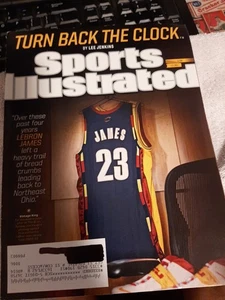 SI Magazine Lebron James Turn Back The Clock Cleveland Cavaliers FHOF - Foto 1 di 11