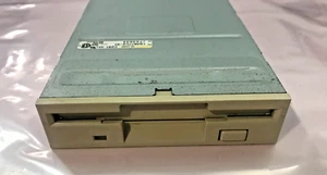 TEAC 3.5-in 1.44MB Floppy Disk Drive FD-235HF - Picture 1 of 3