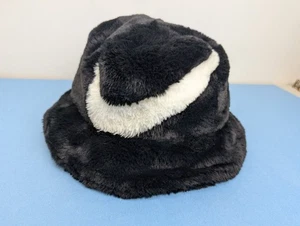 Nike Apex Faux Fur Swoosh Bucket Hat Black/White - Bild 1 von 11