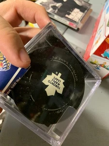 Sher-Wood Hockey Puck - Toronto maple Leafs - Picture 1 of 7