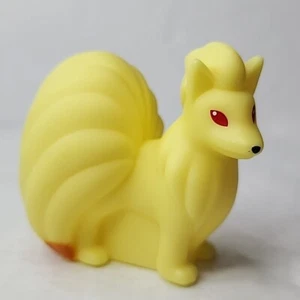 2023 Pokemon Finger Puppet 1.5" Ninetales Figure Nintendo Bandai - Picture 1 of 3
