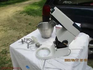 Blakeslee Commercial A702 Mixer mit Rührschüssel & Knethaken Schneebesen Unimixer funktioniert - Bild 1 von 9