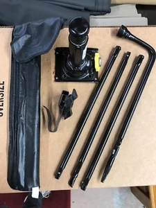 2009 Chevrolet Tahoe Jack and tools FACTORY - Picture 1 of 1