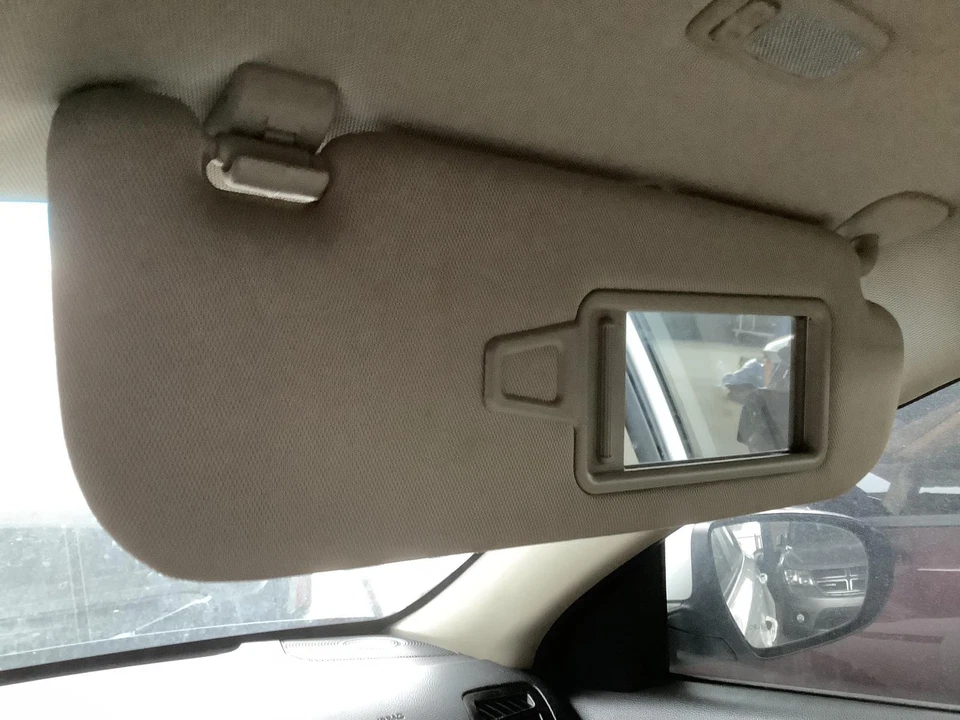 Used Right Sun Visor fits: 2013 Kia Optima roof illuminated metal roof Right Gra Foto 1 de 4