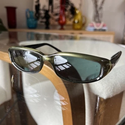 Gafas de sol italianas elegantes oliva, tinte azul Jet Set hechas en Italia Laura Giugiaro Foto 1 de 4