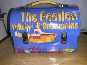 Vintage 2000 The Beatles Yellow Submarine Hallmark School Days Metall Brotdose - Bild 1 von 12