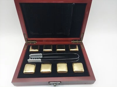 Juego de 8 cubos de metal de acero inoxidable con piedras de whisky edición dorada. Foto 1 de 4