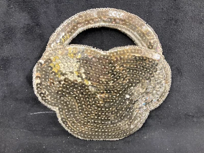 BOLSO CLUTCH DE NOCHE DE LENTEJUELAS PLATEADAS BRILLANTES DE LA DÉCADA DE 1930 PARA DAMA, NUNCA USADO. Foto 1 de 4
