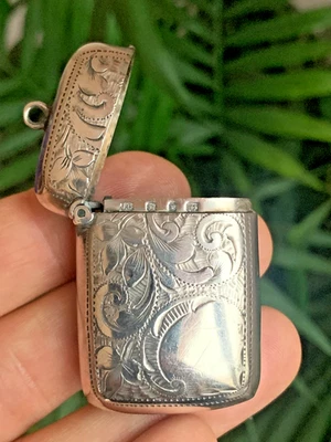 Estuche Vesta victoriano de plata esterlina Match Safe Striker Birmingham por J.C 1898 Foto 1 de 4