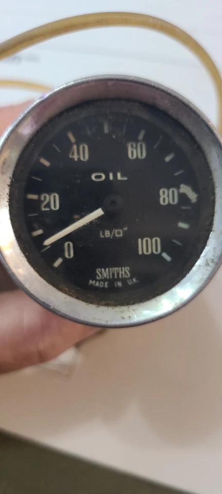 Smiths 0-100Psi Mechanical Oil Pressure Gauge 52mm Black face Chrome Bezel - Image 1 of 4
