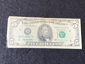 1995 Federal Reserve $5 Five Dollar Bill US Vintage Currency - Picture 1 of 2