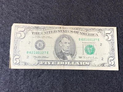 1995 Federal Reserve $5 Five Dollar Bill US Vintage Currency - Image 1 of 2