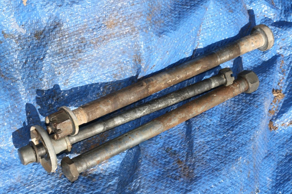 Suzuki DR 500 1981 ejes OEM   Foto 1 de 1