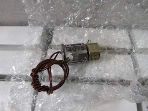 Qty. 19 NEW Valcor Solenoid Valves V27200-360, 2-Way 24-32VDC, 75PSIG - Picture 1 of 6