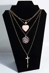 Collar de cuatro hebras en tono dorado en niveles con dije de perla sintética, corazón, rosa y cruz - Imagen 1 de 4