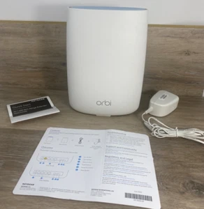 Router de malla Netgear Orbi RBR50v2 AC3000 WiFI con cable de alimentación - Imagen 1 de 5