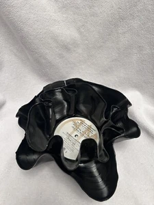 Upcycling Vinyl Schallplatten 2 zusammengeschmolzen zu Schale, Pflanztablett stapelbar Kunst - Bild 1 von 4